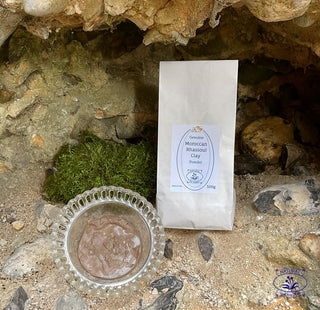 500g rhassoul with clay in bowl in rocky niche