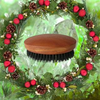 Hair Brush of wood and black bristle, dry or wet use, multipurpose